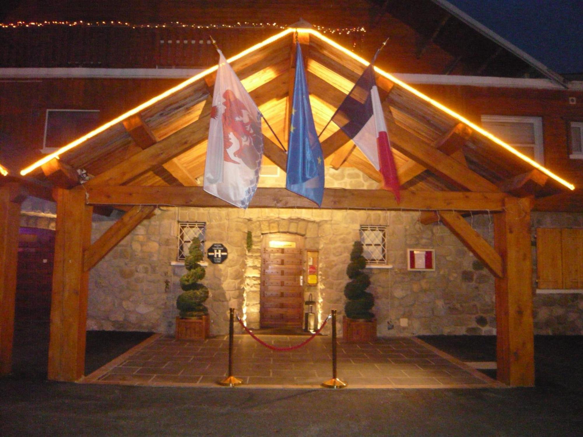 Hotel Le Chalet D'Auron Restaurant Et Spa Exterior photo